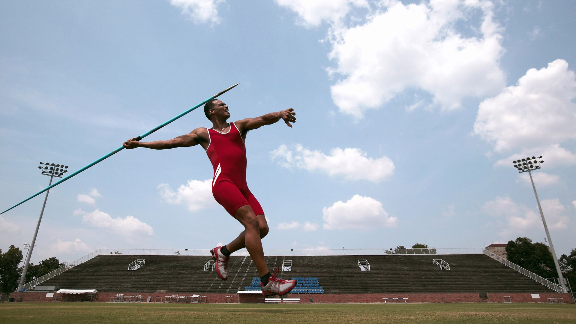 《电子竞技为何能崛起？行业专家详解》，电子竞技为什么这么火